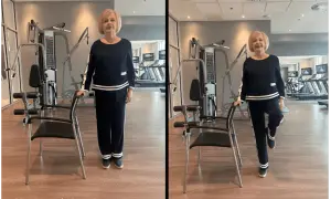 Une femme fait un exercice assis sur une chaise, puis se lève pour un exercice d'équilibre.
