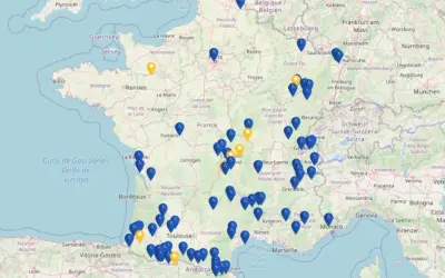 Carte de France avec des points bleus et jaunes. Idéal pour planifier votre thalasso et vérifier le remboursement mutuelle.