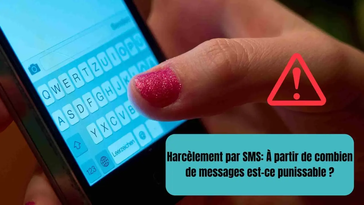 Main d'une personne tapant sur un clavier de smartphone. Un panneau d'avertissement rouge et un texte sur le harcèlement par SMS sont visibles.